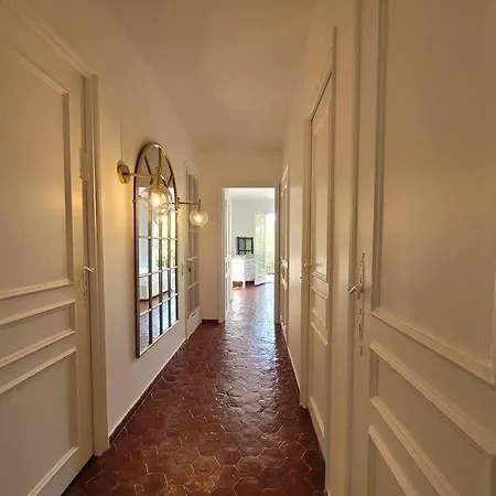 Les Pins : De Charme Avec Piscine 別荘