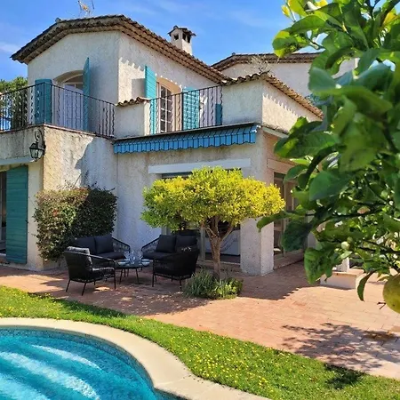 別荘 Les Pins : De Charme Avec Piscine *