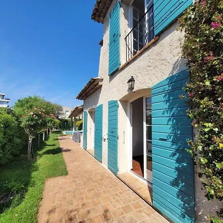 Holiday home Les Pins : De Charme Avec Piscine Juan-les-Pins